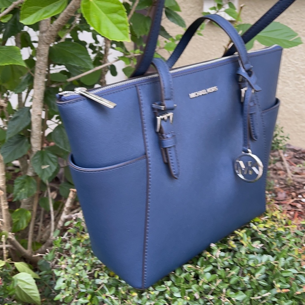 Michael Kors Charlotte Large Top Zip Leather Tote - Picture 2 of 16